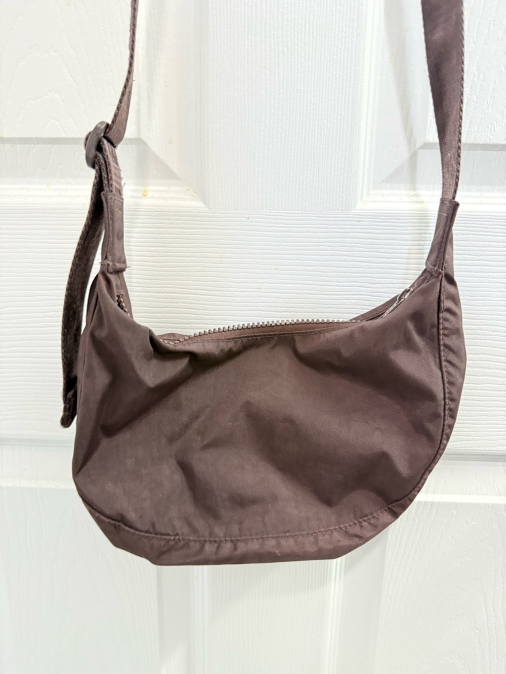 BAGGU Small Nylon Crescent Bag Chocolate Plum Brown 51” Strap